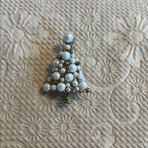 Pearl Christmas Tree Brooch
